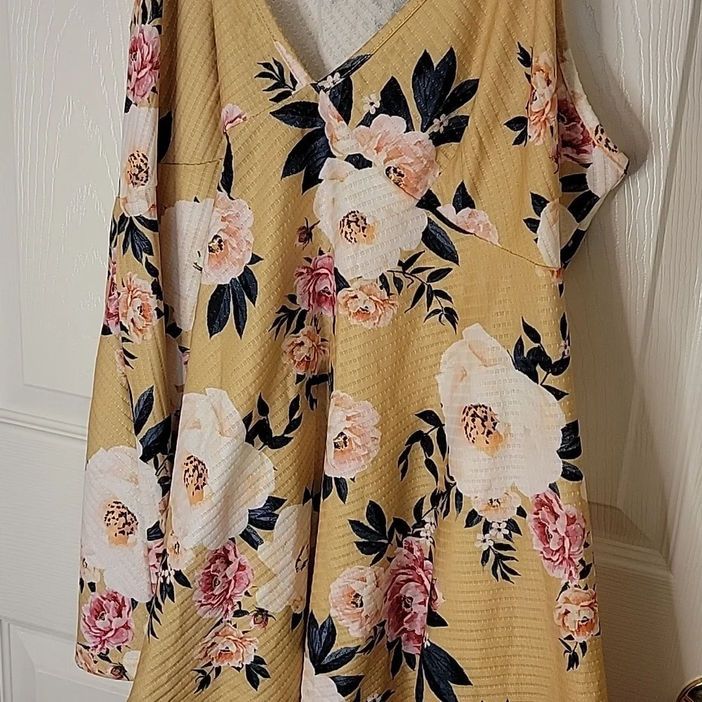 Ellie Maye Boutique XL New Blouse Spaghetti Strap Yellow Floral